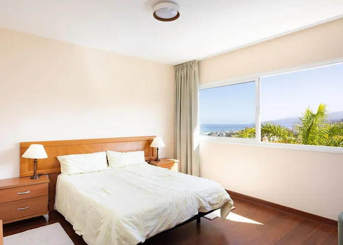 Feriehus El Estanque - *